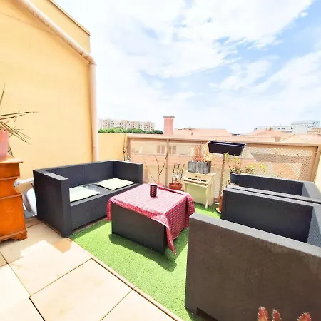 Close To Arenas&historic Center *
