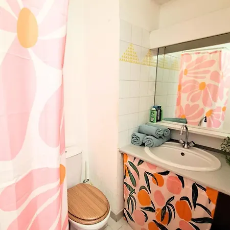 Close To Arenas&historic Center *